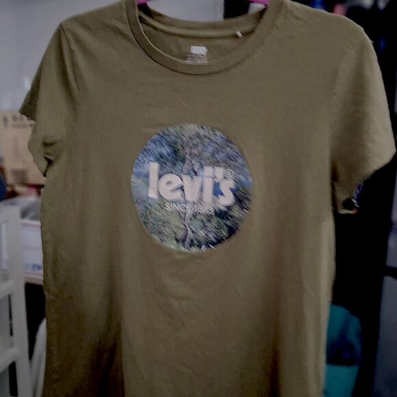 Size Large Levi's Graphic Logo Tee, NWOT, Olive green - Picture 1 of 10